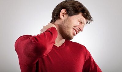Douleur dans le cou avec des formations tumorales